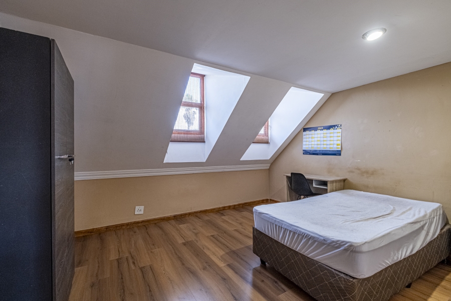9 Bedroom Property for Sale in Summerstrand Eastern Cape
